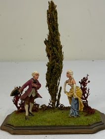 VINTAGE DISPLAY 18TH CENTURY DRESSED FIGURINES ON BASE STAND