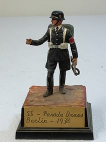 VINTAGE GERMAN SS OFFICER LEAD SOLDIER FIGURE ON DISPLAY STAND