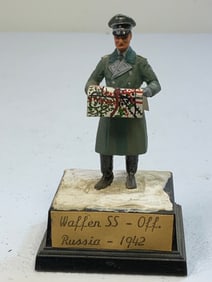 VINTAGE GERMAN WAFFEN SS OFFICER LEAD SOLDIER FIGURE ON DISPLAY STAND