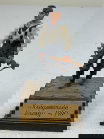 VINTAGE GERMAN  KRIEGSMARINE NAVY LEAD SOLDIER FIGURE ON DISPLAY STAND