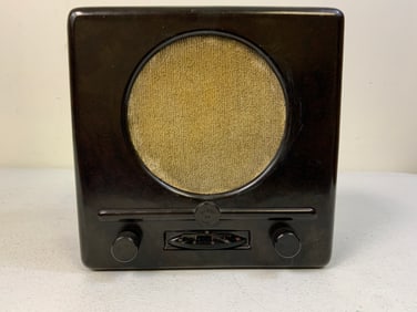 WWII GERMAN RADIO DEUTSCHER KLEINEMPFANGER BY SABA