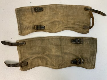 WWII GERMAN MILITARY MATCHED PAIR OF GAITERS.