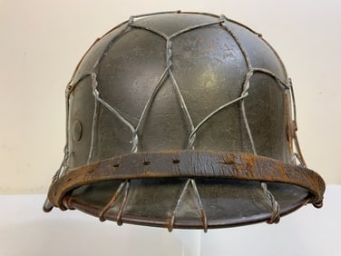 WWII GERMAN M40 COMBAT HELMET WITH WIRE NET AND LINER Q62