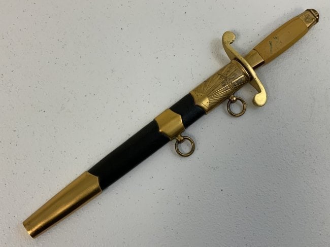 USSR SOVIET UNION AIR FORCE OFFICERS DAGGER: USSR SOVIET UNION AIR FORCE OFFICERS DAGGER . GREAT CONDITION WITH ZIK 58 ON THE BLADE . NUMBERED . GILDED BRASS FITTINGS .