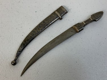 ANTIQUE RUSSIAN SILVER AND NIELLO DECORATED SMALL SIZE BEBUT KINJAL DAGGER