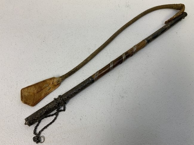 ANTIQUE RUSSIAN CAUCASIAN CIRCASSIAN SILVER AND NIELLO HORSE WHIP NAGAIKA: ANTIQUE RUSSIAN CAUCASIAN / CIRCASSIAN SILVER AND NIELLO RIDING HORSE WHIP - NAGAIKA . COMPLETE AND IN VERY GOOD CONDITION . NICE AGE PATINA ON SILVER FITTINGS . NICELY DECORATED. VERY HIGH QUALITY WO