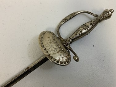 ANTIQUE BRITISH ORNATE STEEL FORMAL DRESS COURT SWORD WITH ETCHED BLADE