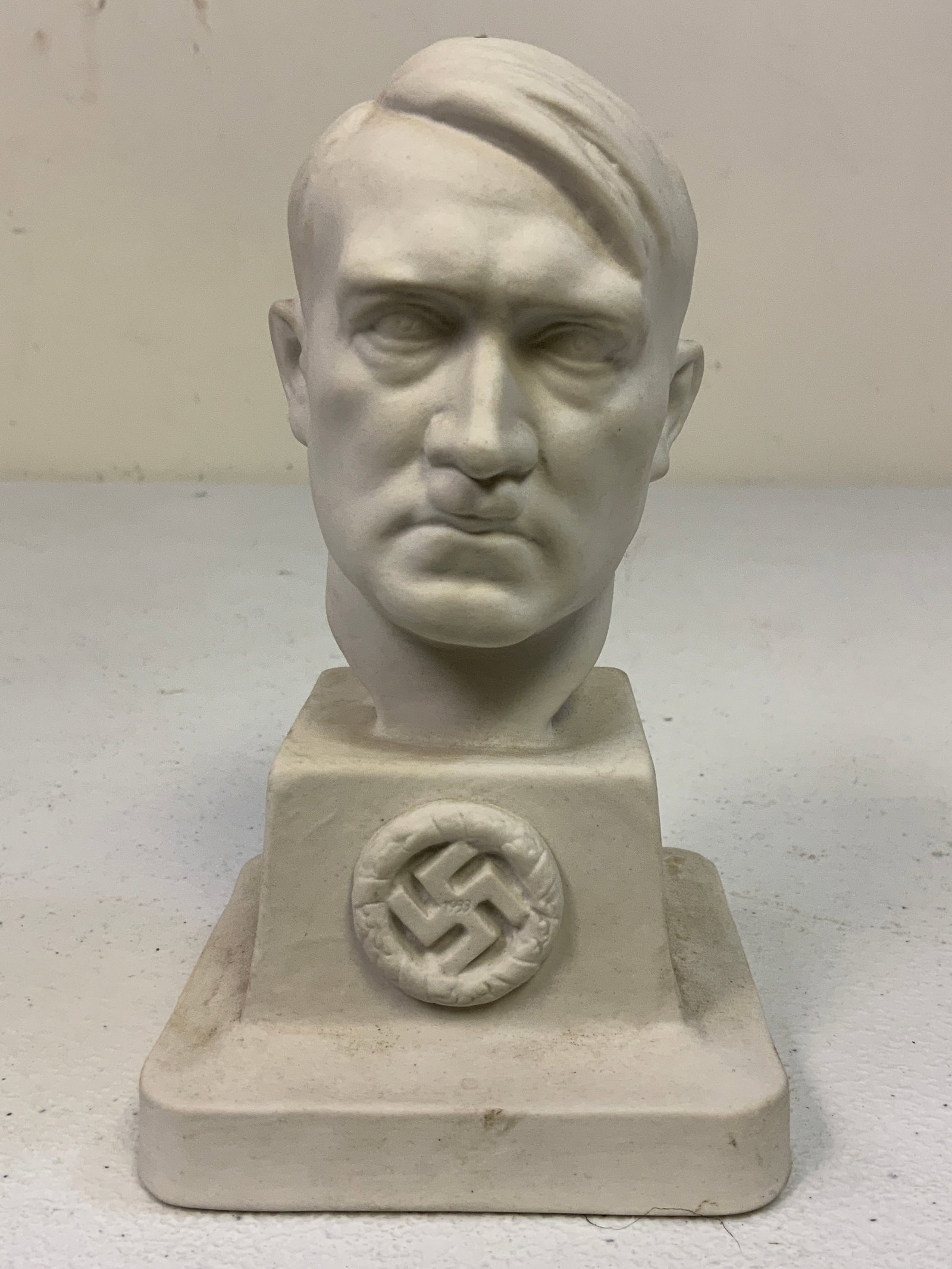 ADOLF HITLER PORCELAIN BUST: ADOLF HITLER PORCELAIN BUST. 6" TALL. GOOD CONDITION WITH NO CRACKS. NO MARKS. 3 1/2 X 3 1/2 BASE.
