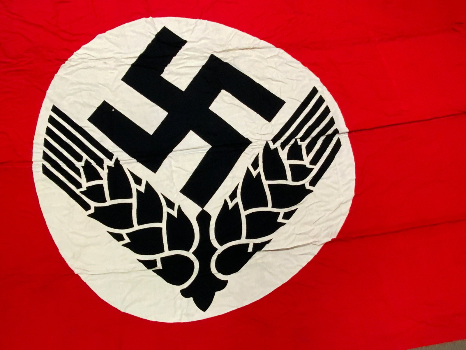 GERMANY THIRD REICH NAZI GERMAN RAD WOMANS CAMP FLAG: LARGE NAZI GERMAN RAD WOMAN'S CAMP FLAG. GREAT CONDITION WITH NO HOLES OR STAINS. 150" X 92" VERY LARGE SIZE.
