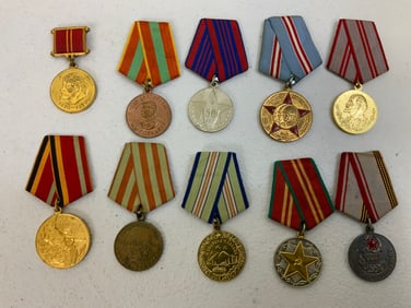 USSR WWII AND LATER LOT OF MEDALS