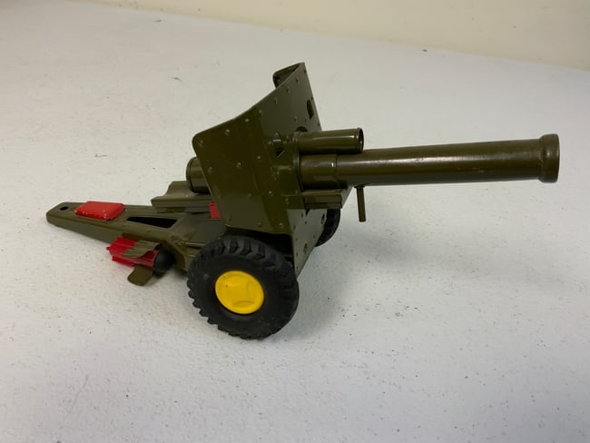 VINTAGE TOY CANNON MODEL: VINTAGE TOY CANNON MODEL . 10" LONG