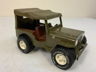 VINTAGE TOY METAL JEEP MODEL