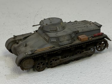 WWII GERMAN TANK  MODEL CUSTOM DETAILED