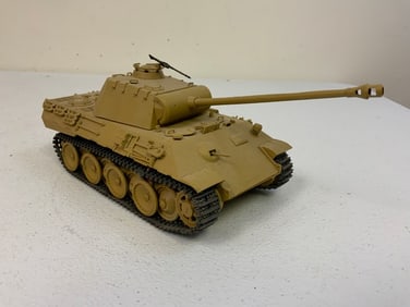 WWII GERMAN PANTHER TANK MODEL CUSTOM DETAILED