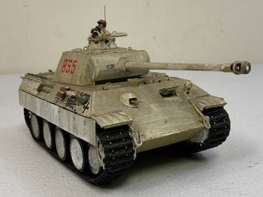 WWII GERMAN PANTHER TANK WINTER CAMO MODEL CUSTOM DETAILED