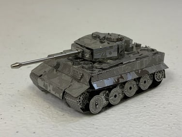 WWII GERMAN TIGER I TANK ALL METAL MODEL