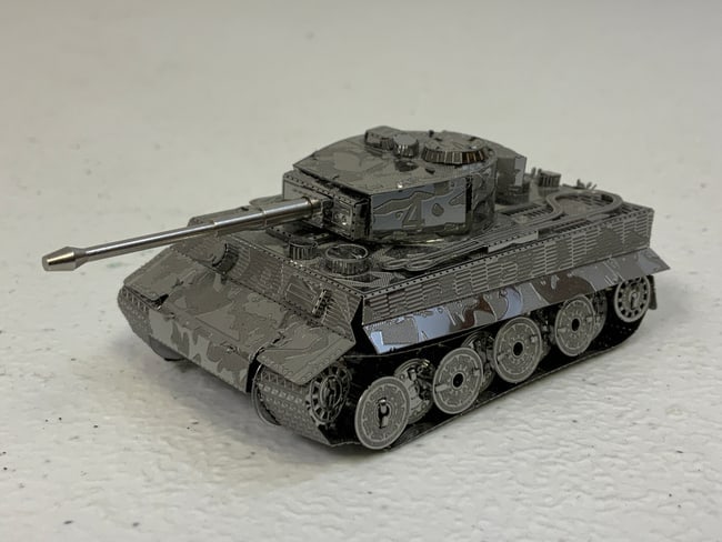 WWII GERMAN TIGER I TANK ALL METAL MODEL: WWII GERMAN TIGER I ALL METAL MODEL . 3 1/2" OVERALL LENGTH .