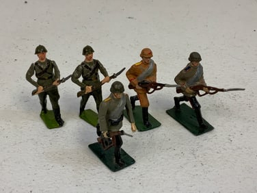 LOT OF PAINTED LEAD TOY SOLDIERS - USSR