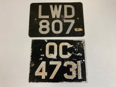 VINTAGE ENGLISH LICENCE PLATES
