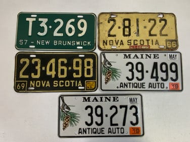 VINTAGE CANADIAN AND AMERICAN STATES LICENCE PLATES