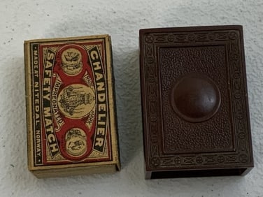 ANTIQUE BAKELITE GRIFFART MATCH COVER WITH BOX OF MATCHES