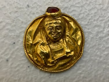 LATE ROMAN OR BYZANTINE CA. 4TH-6TH CENTURIES AD GOLD PENDANT