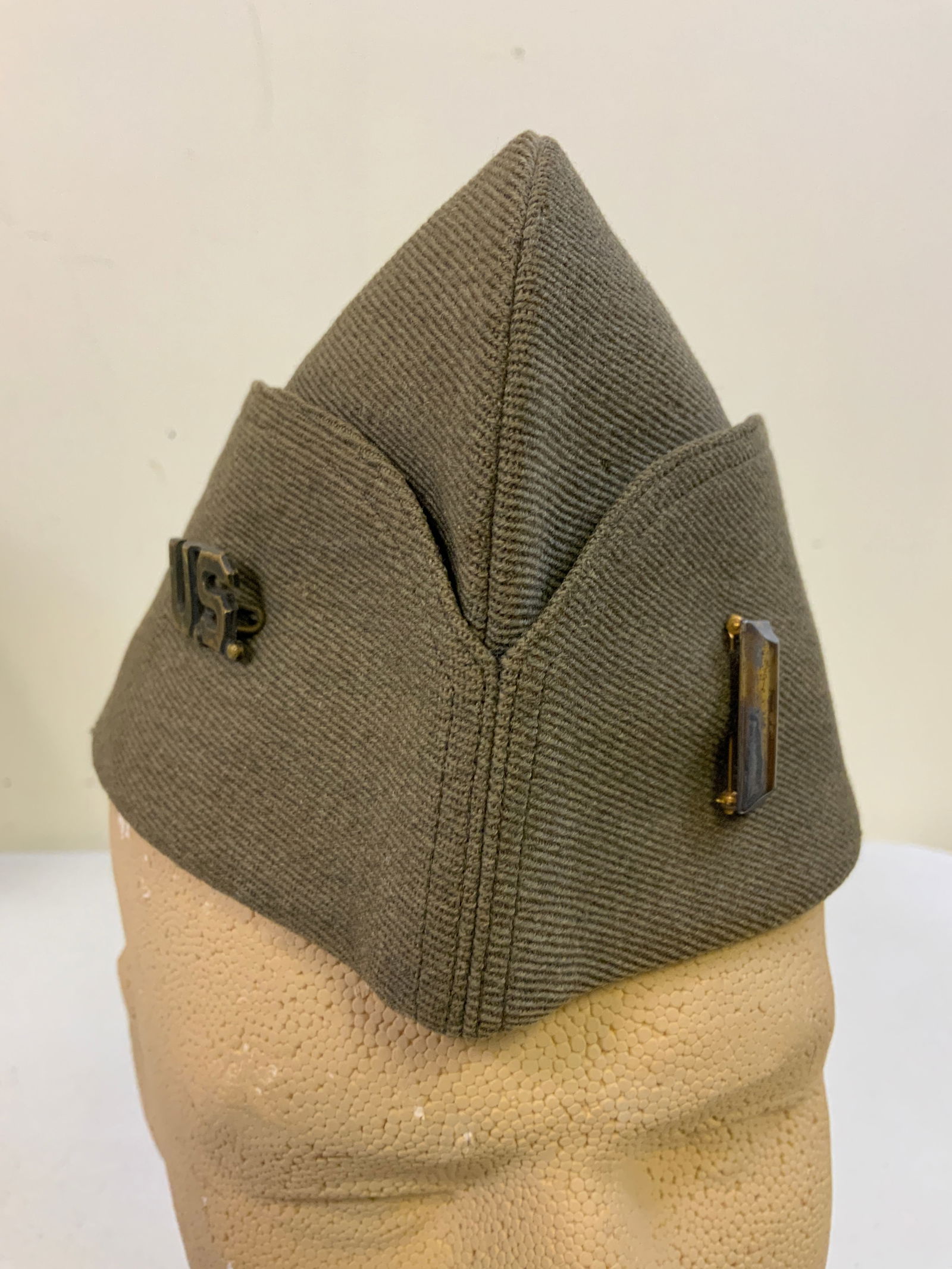 USA WWI ARMY OFFICER GARRISON CAP: USA WWI ARMY OFFICER GARRISON CAP . VERY GOOD CONDITION.