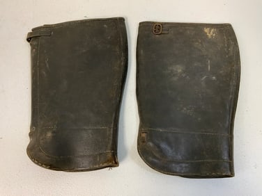 WWII GERMAN OFFICERS MATCHED PAIR OF LEATHER GAITERS.