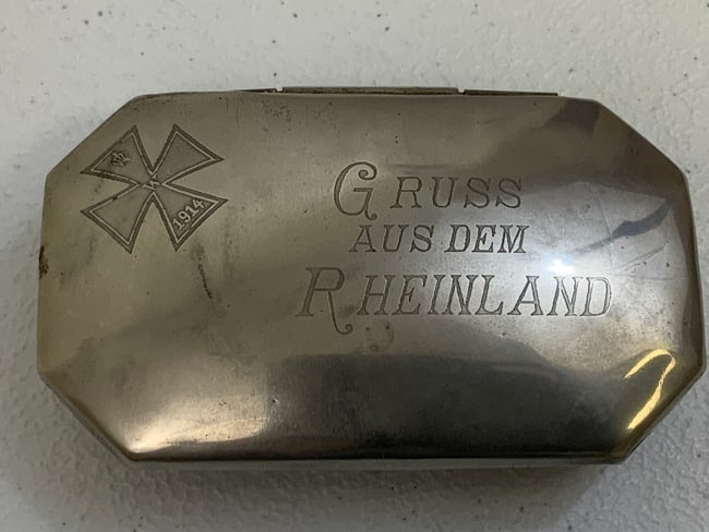 ANTIQUE WWI ERA IMPERIAL GERMAN SILVER PLATED BOX WITH 1914 IRON CROSS: ANTIQUE WWI ERA IMPERIAL GERMAN SILVER PLATED BOX WITH 1914 IRON CROSS . 4.5 X 3 .