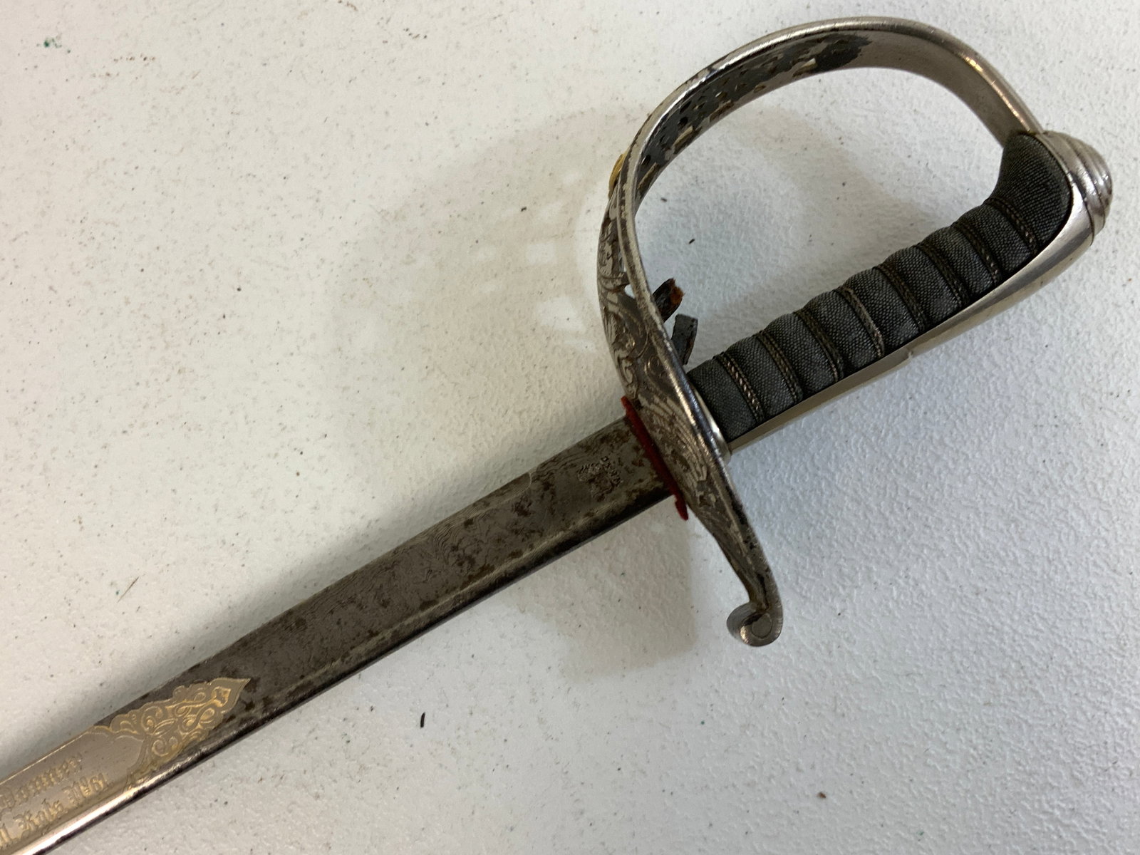 IMPERIAL GERMANY NAMED DAMASCUS BLADE HESSEN ARTILLERY OFFICERS M 1854 PRESENTATION SWORD: IMPERIAL GERMANY NAMED DAMASCUS BLADE HESSEN ARTILLERY OFFICERS M 1854 PRESENTATION SWORD .RARE TO FIND HESSEN OFFICERS SWORD FROM LATE 19TH CENTURY. BLADE IS NICE FINE DAMASCUS PATTERN WITH SOME DARK