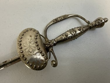 ANTIQUE BRITISH ORNATE STEEL FORMAL DRESS COURT SWORD WITH ETCHED BLADE