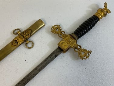 ANTIQUE US FRATERNAL MASONIC DRESS AND CEREMONIAL SWORD KNIGHTS GOLDEN EAGLE