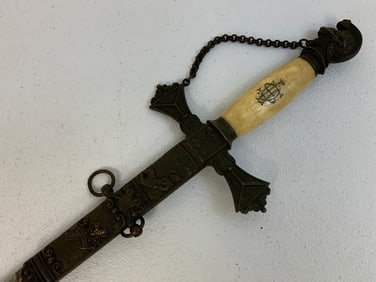 ANTIQUE US FRATERNAL MASONIC DRESS AND CEREMONIAL SWORD
