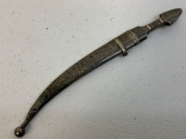 ANTIQUE RUSSIAN SILVER AND NIELLO DECORATED SMALL SIZE BEBUT KINJAL DAGGER