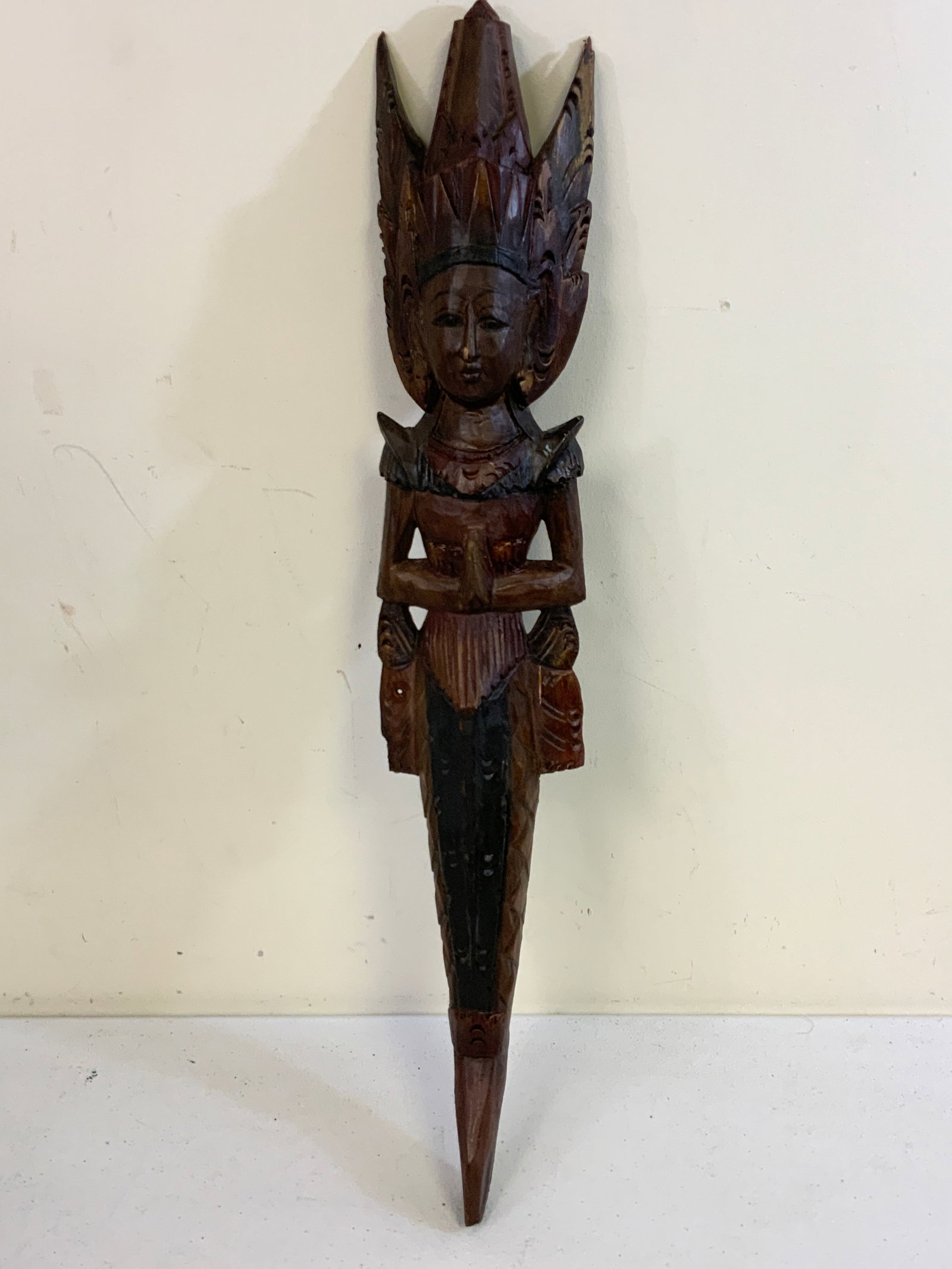 ANTIQUE THAI APSARA WOOD CARVED STATUE FIGURE: ANTIQUE THAI APSARA WOOD CARVED STATUE FIGURE.C. 1850. 24" TALL. FROM DR. PAUL D LYNN COLLECTION.