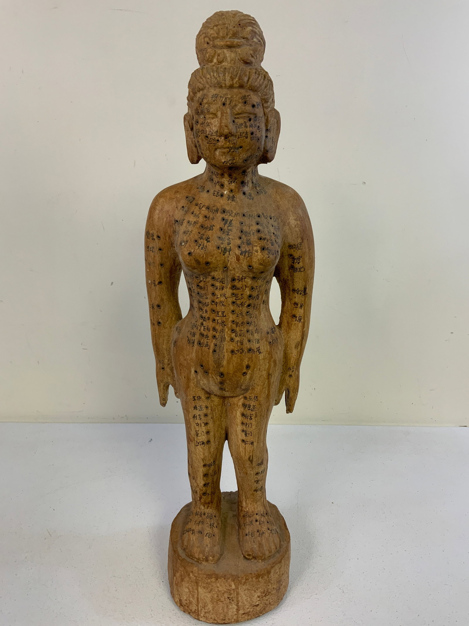 ANTIQUE CHINESE LARGE ACUPUNCTURE TRAINING FIGURE: ANTIQUE CHINESE LARGE ACUPUNCTURE TRAINING FIGURE . CARVED WOOD. 26 1/2" TALL. FROM DR. PAUL LYNN COLLECTION.