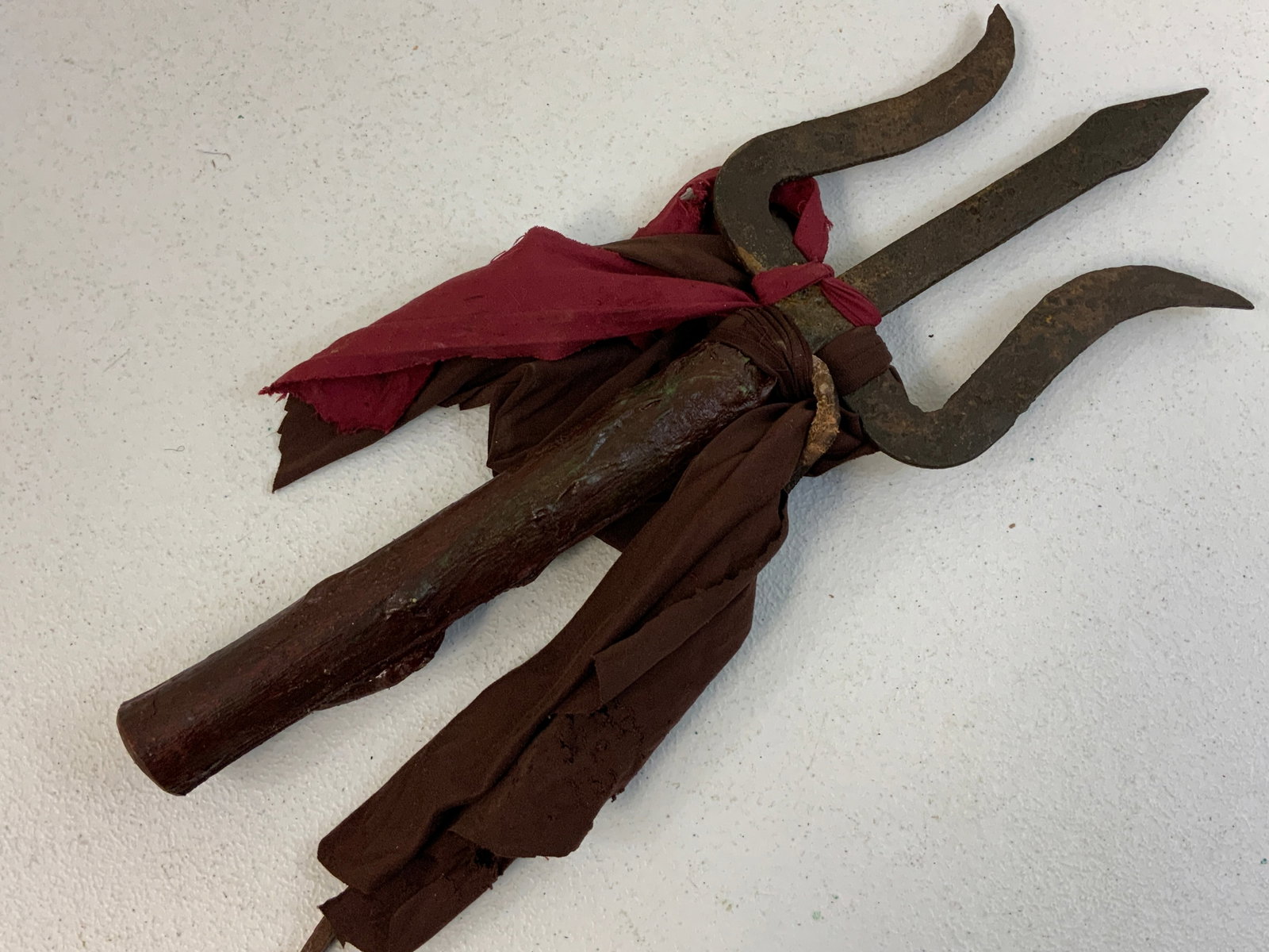 ANTIQUE SACRED TRIDENT WEAPON OF HINDU GOD SHIVA: ANTIQUE SACRED TRIDENT WEAPON OF HINDU GOD SHIVA . 17" LONG . 7" WIDE. FROM DR. PAUL LYNN COLLECTION.