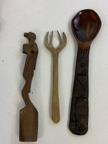 INDONESIA BORNEO TRIBAL DAYAK ANTIQUE CARVED WOOD ITEMS