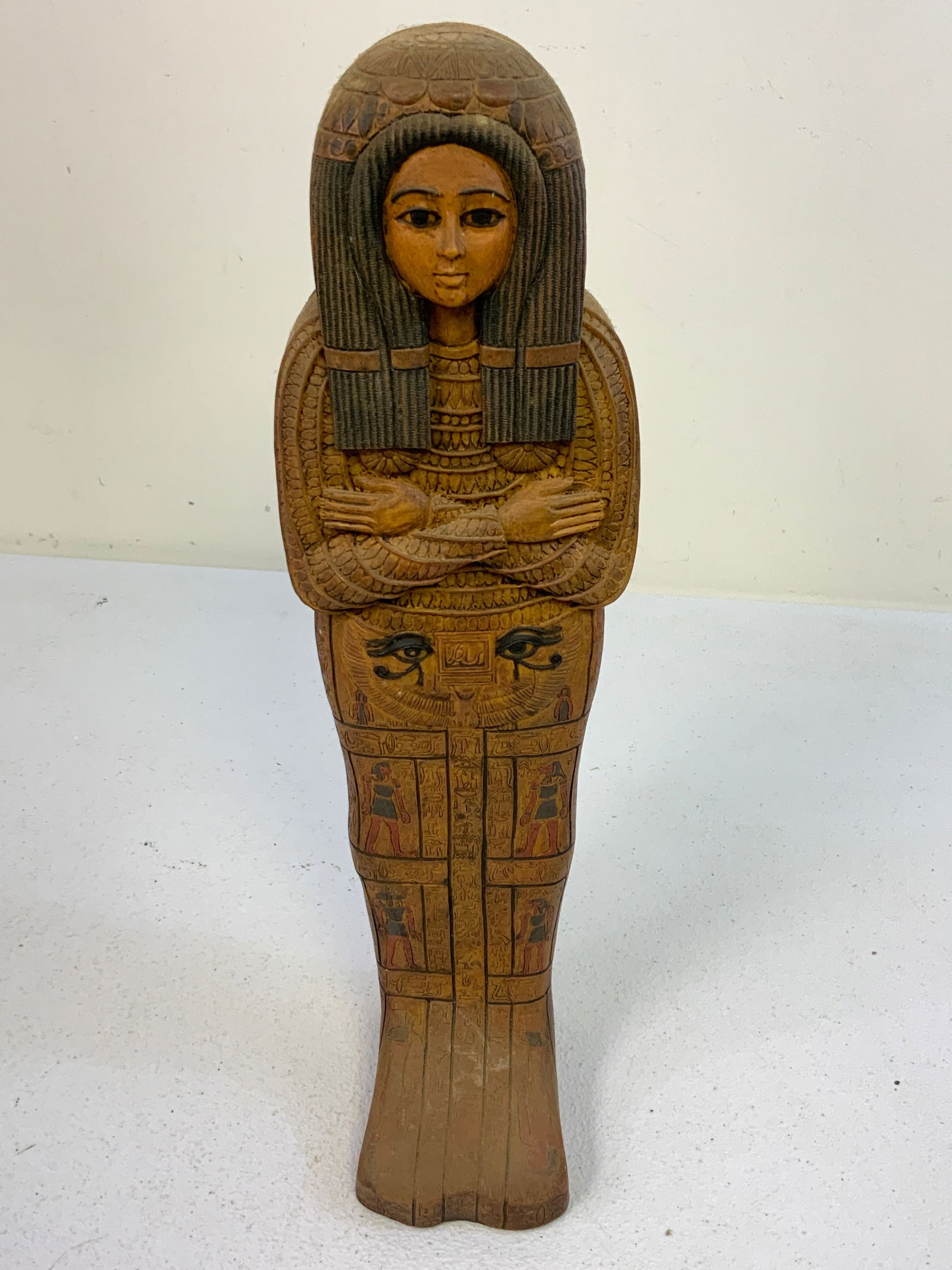 VINTAGE EGYPTIAN CARVED AND DECORATED WOOD SARCOPHAGUS: VINTAGE EGYPTIAN CARVED AND DECORATED WOOD SARCOPHAGUS.HIGH QUALITY MADE WITH GREAT DETAILS ON ALL SIDES. 16" LONG. FROM DR. PAUL D WYNN COLLECTION .