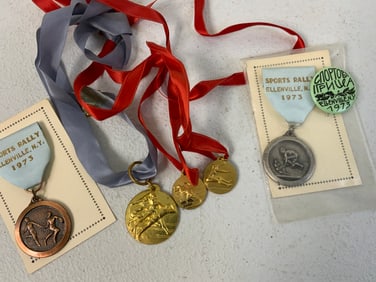 VINTAGE AMERICAN UKRAINIAN SPORTS RALLY 1973 MEDALS