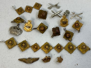 VINTAGE UK BRITISH LOT OF MILITARY INSIGNIA BADGES AND PINS