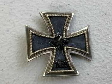 WWII GERMAN 1939 IRON CROSS 1ST CLASS