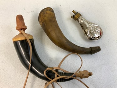 LOT OF BLACK POWDER HORNES AND FLASK