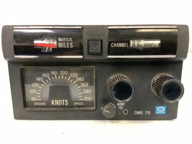 VINTAGE AICRAFT AVIONICS NARCO DME 70 RECEIVER