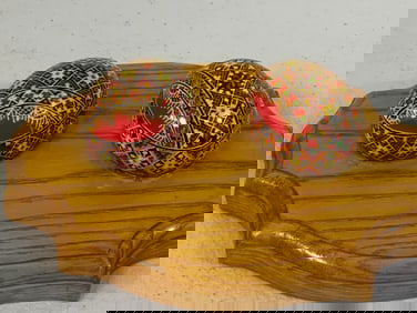 USSR UKRAINE VINTAGE UKRAINIAN TRADITIONAL PAINTED EGGS ON DISPLAY MOUNT