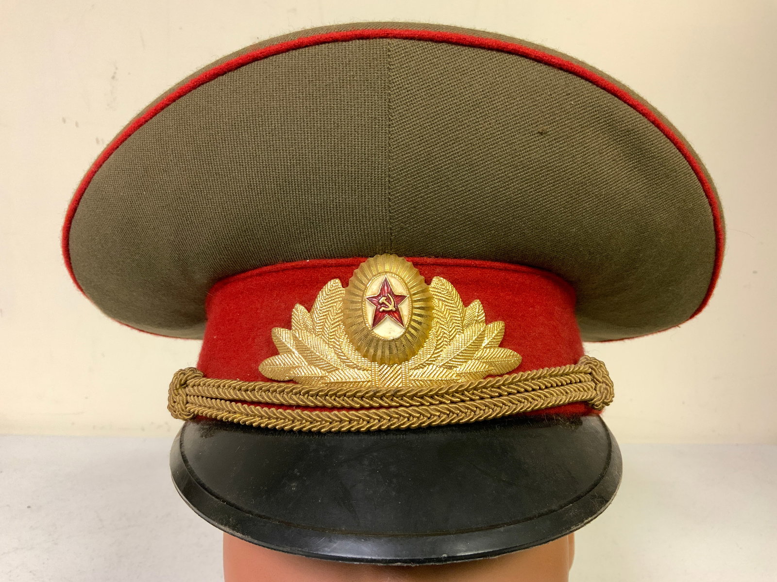 USSR SOVIET ARMY OFFICER VISOR CAP HAT: USSR SOVIET ARMY OFFICER VISOR CAP HAT. WORN BUT VERY GOOD CONDITION. SIZE 59