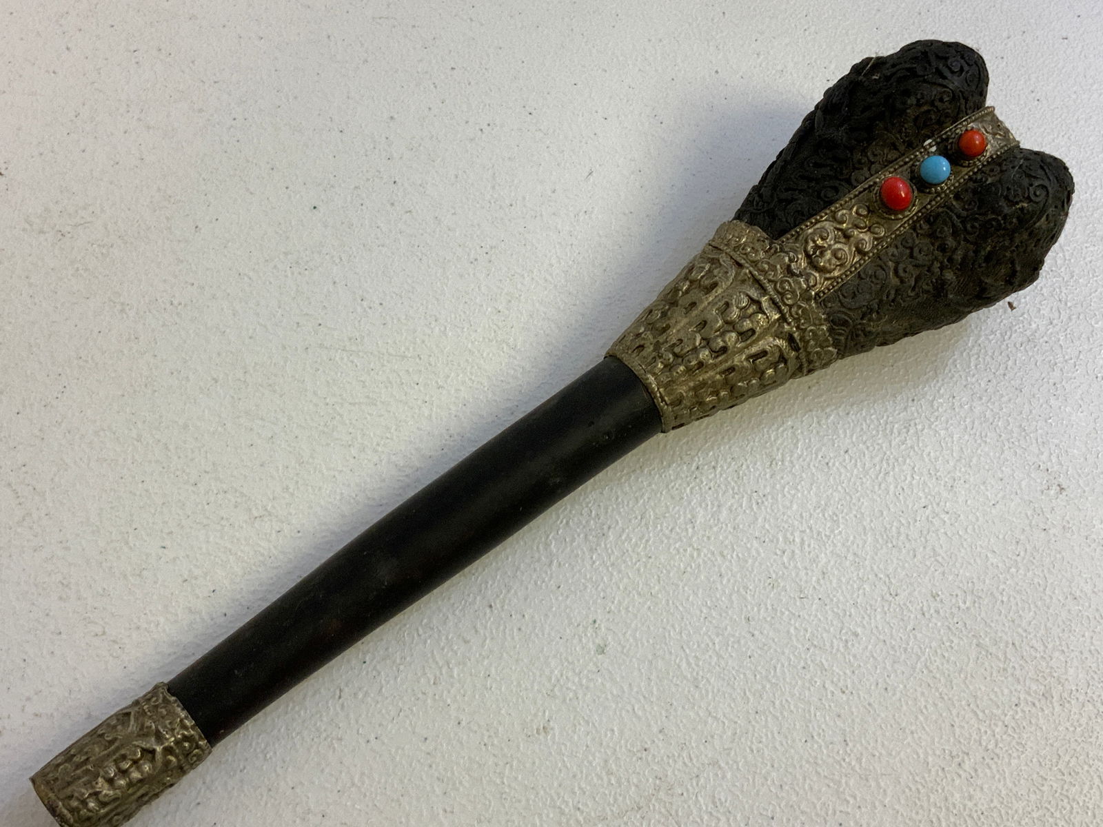 MONGOLIA ANTIQUE DECORATED TIBETAN BUDDHIST KANGLING HAND TRUMPET: MONGOLIA ANTIQUE DECORATED TIBETAN BUDDHIST KANGLING HAND TRUMPET. CIRCA 1900. 13" LONG. FROM DR. PAUL D. LYNN COLLECTION.