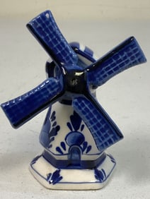 HOLLAND VINTAGE DUTCH HAND PAINTED DELFT BLUE PORCELAIN WINDMILL