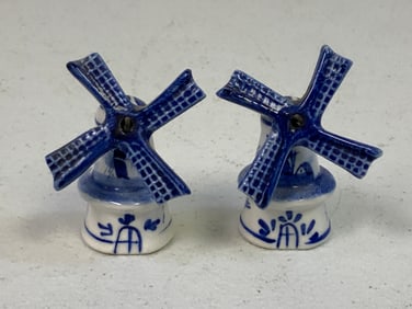 HOLLAND VINTAGE DUTCH HAND PAINTED DELFT BLUE PORCELAIN WINDMILLS