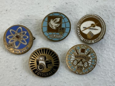 VINTAGE HUNGARIAN SOCIALIST ORGANISATION PINS